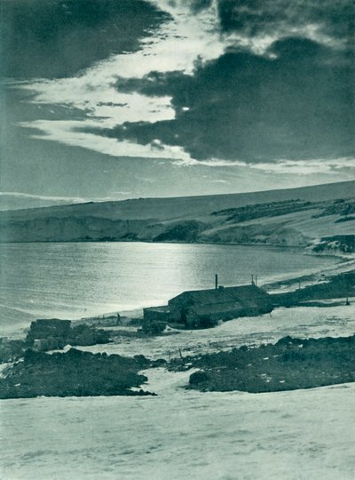 Winterkwartieren bij Kaap Evans, c1910-1913, 1913 door Herbert Ponting