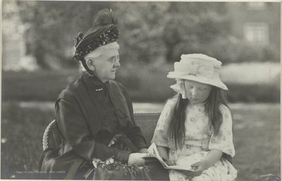 Portret van Emma, koningin-regentes der Nederlanden, en Juliana, koningin der Nederlanden door Herman Deutmann