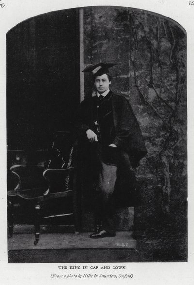 Koning Edward VII in baret en toga aan de Universiteit van Oxford door Hills and Saunders