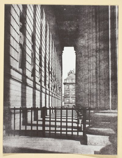 Zuilengalerij van de Madeleine kerk door Hippolyte Bayard