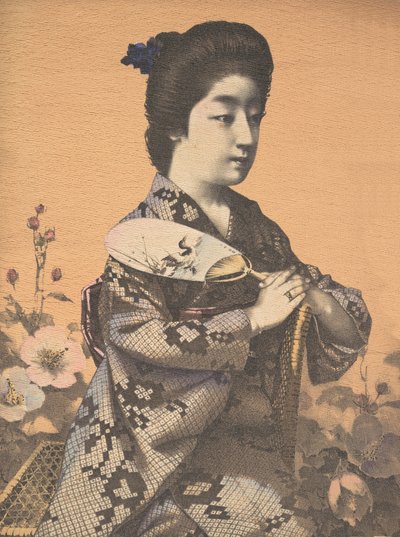 Meisje met een ronde papieren waaier Uchiwa, ca. 1900 door Hugechi
