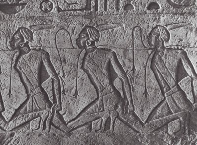 Afrika: Egyptisch reliëf, transport van gevangenen, in Nubië door Hugo Adolf Bernatzik