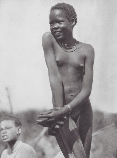 Afrika: Nuer meisje door Hugo Adolf Bernatzik
