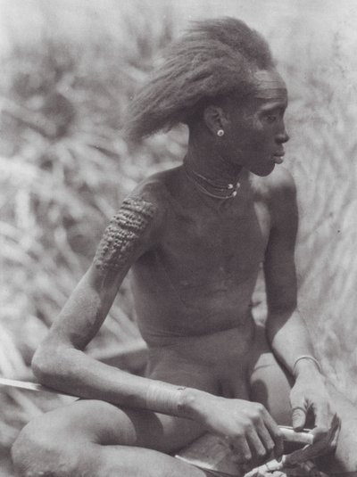 Afrika: Nuer met rood geverfd haar door Hugo Adolf Bernatzik