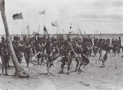 Afrika: Shilluk begrafenisceremonie nabij Tonga door Hugo Adolf Bernatzik