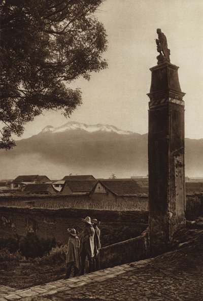 Mexico: Amecameca met Iztaccihuatl (z/w foto) door Hugo Brehme