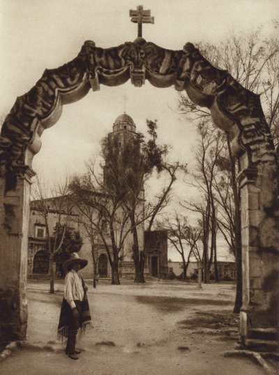 Mexico: Kerk van Acambaro, staat Michoacan (z/w foto) door Hugo Brehme