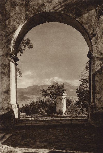 Mexico: Popocatepetl, gezien vanaf Sacro Monte (zwart-wit foto) door Hugo Brehme