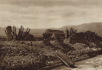 Mexico: Ruïnes van Mitla, staat Oaxaca (z/w foto) door Hugo Brehme