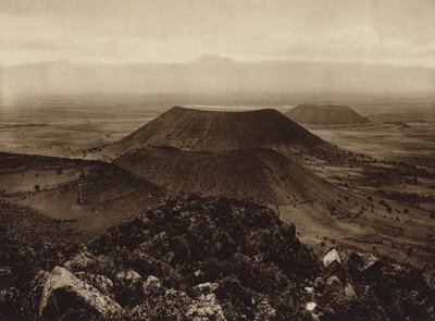 Mexico: Santa Catarina en La Caldera, gedoofde vulkanen aan de rand van de hoofdstad Mexico (z/w foto) door Hugo Brehme