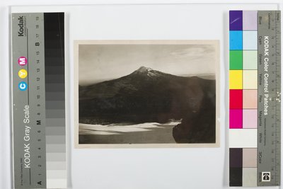 De Ixtalazíhuatl vanaf de Popocatépetl, c.1920 (gelatinezilverdruk) door Hugo Brehme