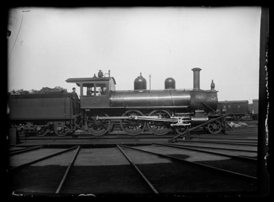 Stoomlocomotief op het spoorwegemplacement van Tampere door Hugo Simberg