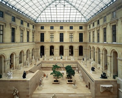 La Cour Puget in het Louvre Museum ... door Ieoh Ming Pei