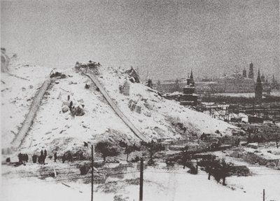 De sloop van de kathedraal van Christus de Verlosser in Moskou, 1931 door Ilya Arnoldovich Ilf