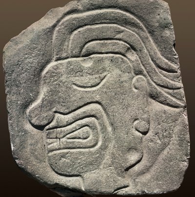 Inca reliëf dat een gezicht in profiel voorstelt (steen) door Incan