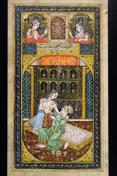 Een man het hof maakt aan een vrouw in een luxueuze omgeving, Rajasthani miniatuurschildering door Indian School