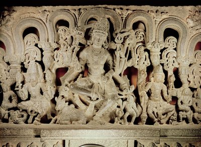 Latei met hindoeïstische drie-eenheid, uit Waranal, Andhra Pradesh, Kakatiya-dynastie door Indian School