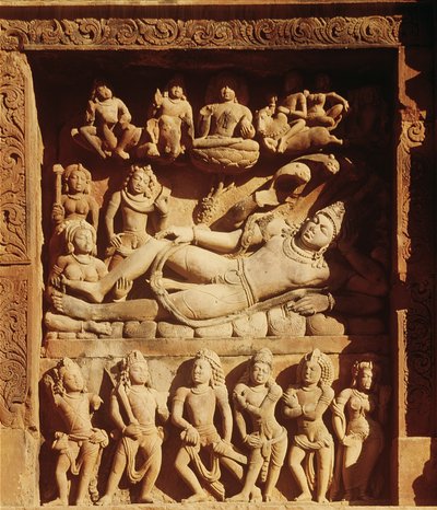 Reliëf met Vishnu liggend op de slang Sesha, uit de Tempel van Vishnu, ca. 500 AD door Indian School