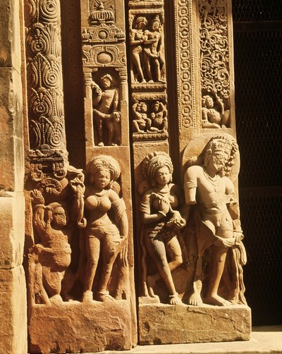 Reliëf van de ingang van de Tempel van Vishnu, ca. 500 AD door Indian School