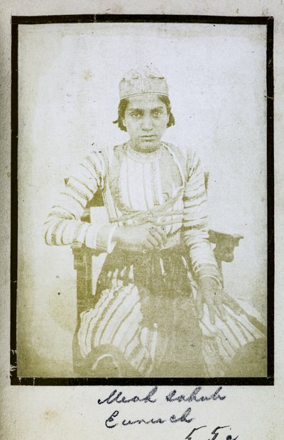 [Portret van] Meah Sahub, Eunuch, c.1856-57 (zwart-wit foto) door Indian photographer