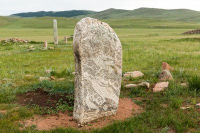 Hertenstenen site nabij Mörön in noordelijk Mongolië door Ira Block