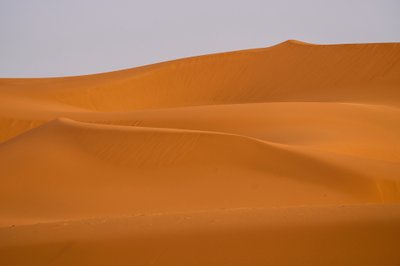 Zandduinen van Ergg Chebbi, Sahara Woestijn in Marokko door Ira Block