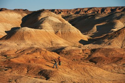 Scènes rond Wu Cai Wan in de Gobi-woestijn, Xinjiang, West-China. door Ira Block