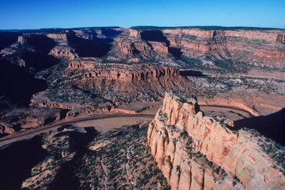 Tsegi Canyon, thuisbasis van de Keet Seel Anasazi-ruïnes op het Navajo-reservaat. door Ira Block