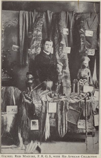 Gabriel Reid Maguire, Ierse ontdekkingsreiziger, met zijn Afrikaanse collectie door Irish Photographer