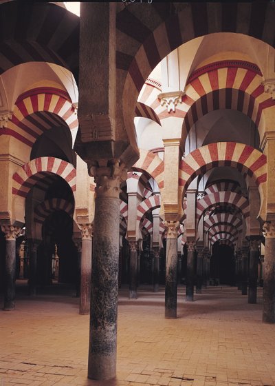Interieur van de moskee, 795-987 AD door Islamic School