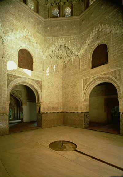 De Kamer van de Twee Zusters (Sala de las Dos Hermanas) 14e eeuw door Islamic School