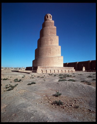 Zicht op de Grote Moskee en zijn minaret, de Malwiya-toren, 847-852 door Islamic School