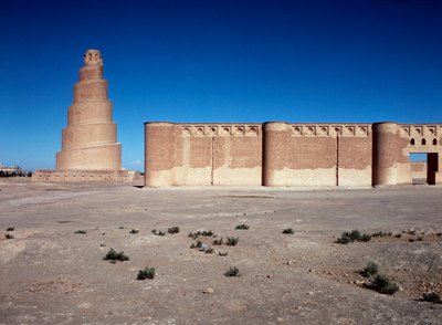 Uitzicht op de Grote Moskee en zijn minaret, de Malwiya-toren, 847-852 door Islamic School