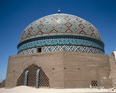 Uitzicht op de koepel van de Jameh (Jame) Moskee van Yazd door Islamic School