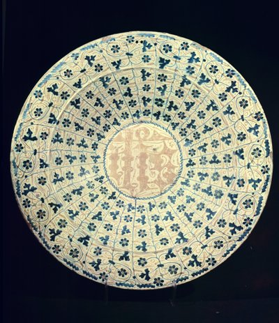 Geel en blauw bord, Moors (faience) door Islamic School