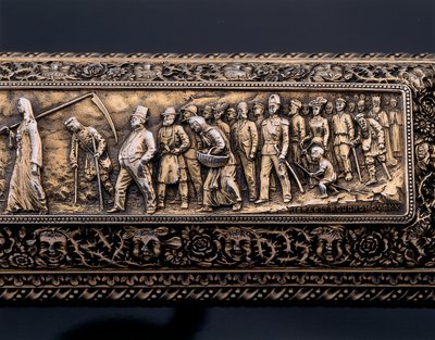 Detail van een miniatuur menselijk skelet en sarcofaag door Israel Rouchomovsky