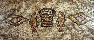 Byzantijns mozaïek met vissen en broden (keramische tegels) door Israeli School