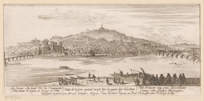 Gezicht op Lyon vanaf de oever bij het celestijnenklooster door Israël Silvestre