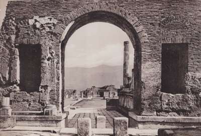 Arco Di Nerone, Boog van Nero (zw/w foto) door Italian Photographer