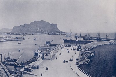 Italië: Palermo, Monte Pellegrino en haven door Italian Photographer