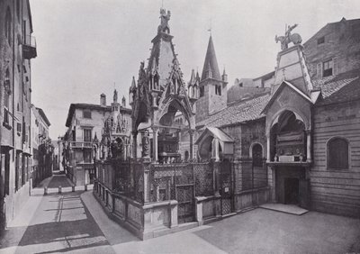 Italië: Verona, graf van Scaliger door Italian Photographer