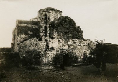 Klooster van Agios Varnavas, Engomi, Cyprus, foto door Camille Enlart, Parijs door Italian Photographer
