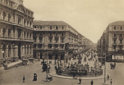 Napels: Piazza Della Borsa E Rettifilo Corso Umberto I (zwart-wit foto) door Italian Photographer