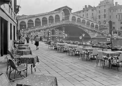 Rialtobrug, Venetië, ca. 1955 door Italian Photographer