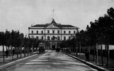 Taranto, Viale R Arsenale Marittimo door Italian Photographer