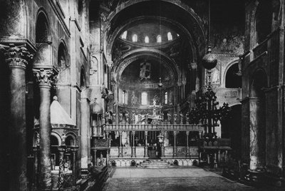 Venetië, Kerk van San Marco, Interieur (zw/w foto) door Italian Photographer