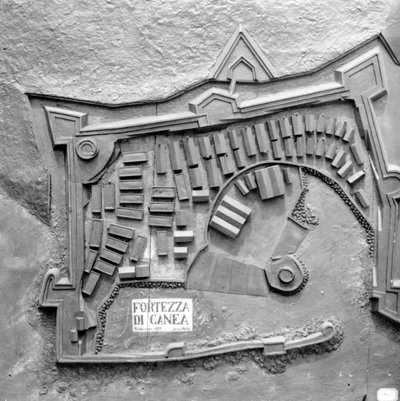 Een reliëfkaart van het fort van Canea, Kreta in 1608 door Italian School