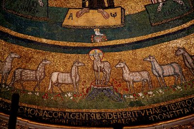 Apsis mozaïek met Christus als het Paaslam en schapen door Italian School