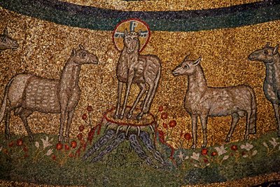 Apsis mozaïek met Christus als het Paaslam en schapen door Italian School
