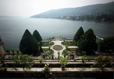 Barokpaleis van Vitaliano I Borromeo, Isola Bella, Lago Maggiore door Italian School